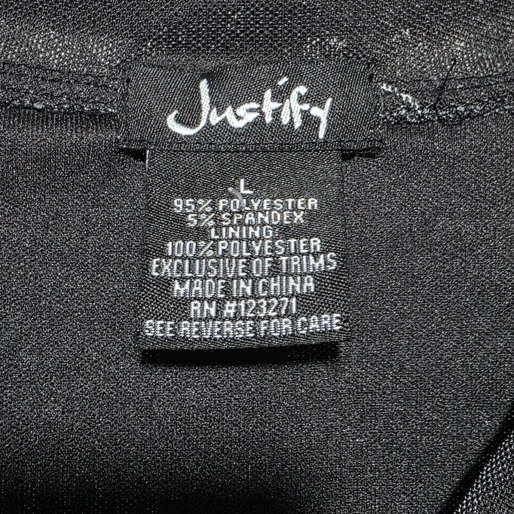 Justify - Picture 6 of 7